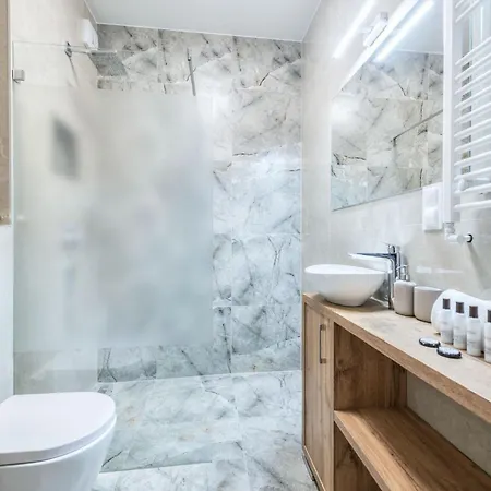 Dom & House Granaria Ii Superior On Granary Island By Renters Danzica