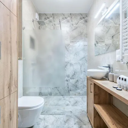 Dom & House Granaria Ii Superior On Granary Island By Renters *