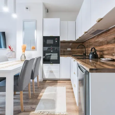 Appartamento Dom & House Granaria Ii Superior On Granary Island By Renters Danzica