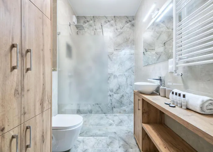 Dom & House Granaria Ii Superior On Granary Island By Renters *